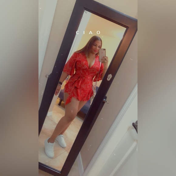 AIMCOO Womens Summer Short Flared Sleeve Romper V Neck - Picture 4 of 4